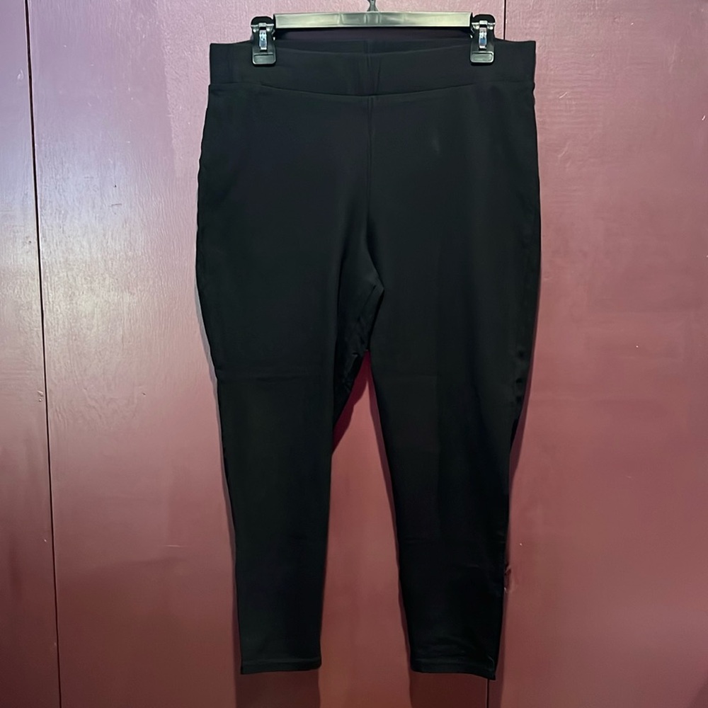 Torrid Black Legging Capri “Don’t care”